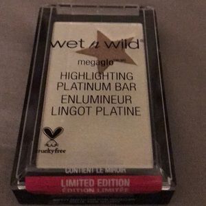 Wet n wild platinum bar